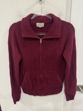Leallo Zip-Up Ribbed Sweater - Burgundy